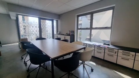 Oxford & Glenhove - 114 & 116 Oxford & Glenhove, Rosebank - Suite 15 - 315m² (4)